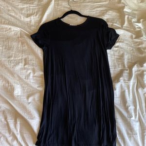 Solid black t shirt dress. Brand: Socialite Size: XS